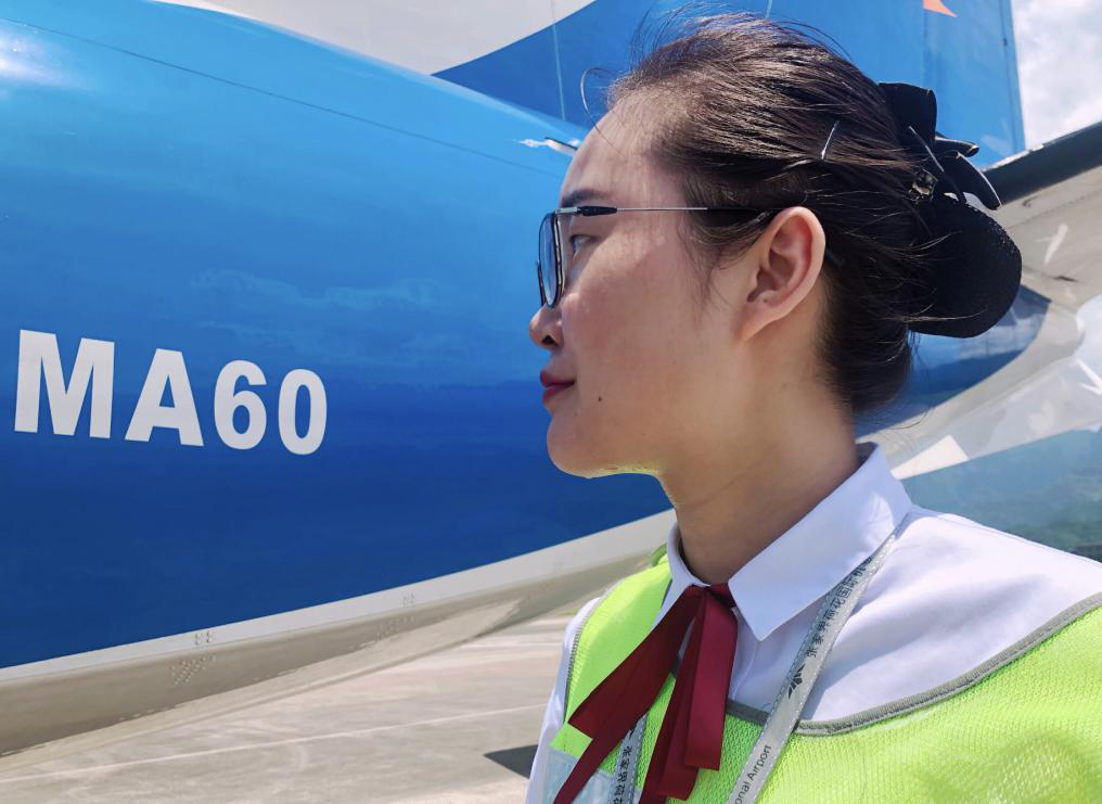 確保旅客順暢出行，機(jī)場(chǎng)一線職工高溫堅(jiān)守！