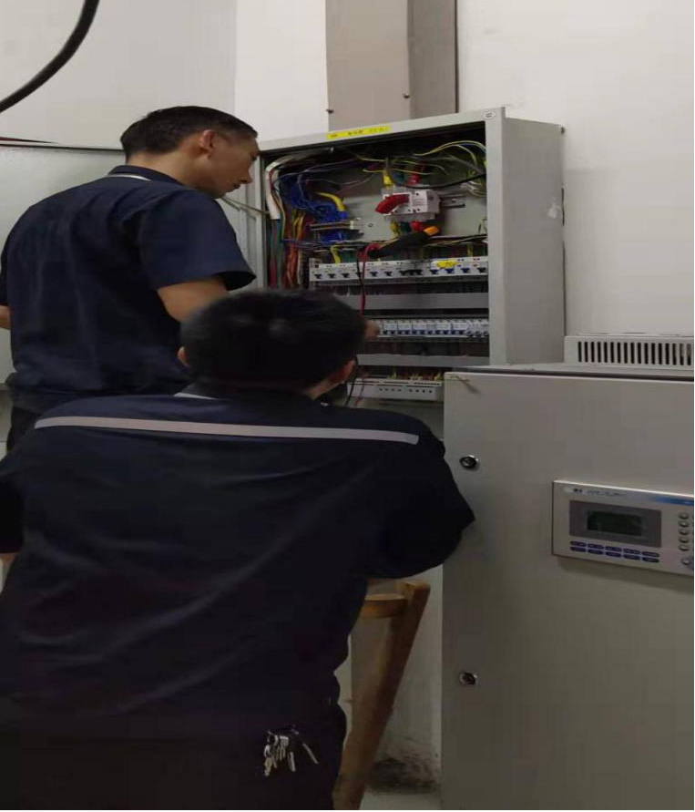 張家界機(jī)場(chǎng)開展安全用電檢查　筑牢用電安全“防火墻”