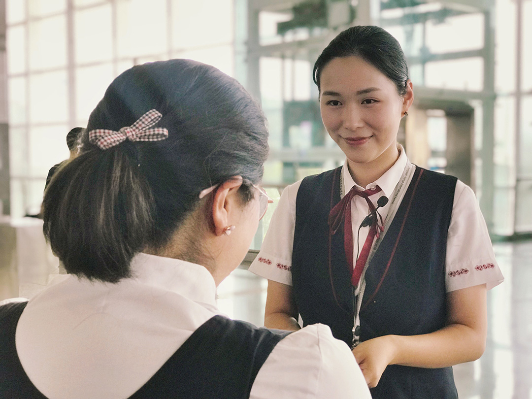 貼心服務(wù)點(diǎn)亮機(jī)場(chǎng)窗口 不忘初心閃出耀眼光芒
